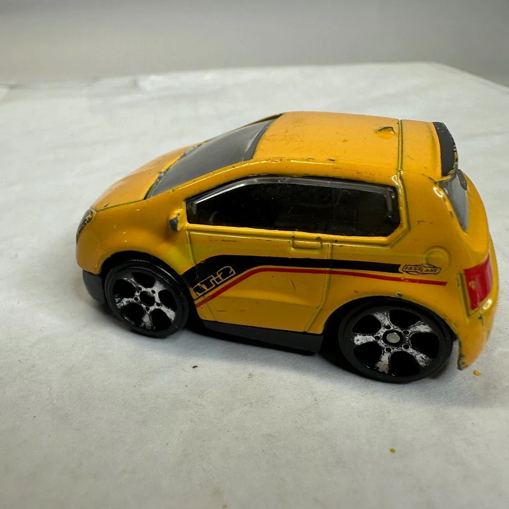Fast Lane Yellow AT-002 Sport Hatchback Die-Cast Toy Car‎ 2013 Racing Stripes